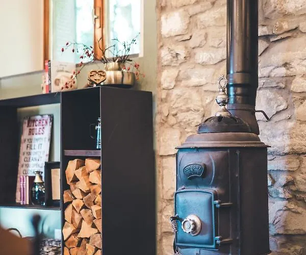 Rifugio Pian Di Rocchi 호텔 *